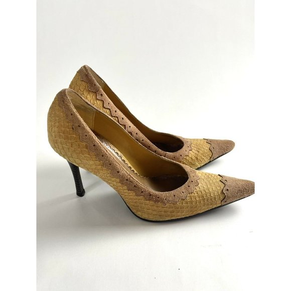 Women’s Lui Chiny Mustard Colored pointed pump heels - Picture 1 of 9